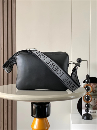 l0ew* xs military messenger bag in S*pple smooth calfskin and jacquard black