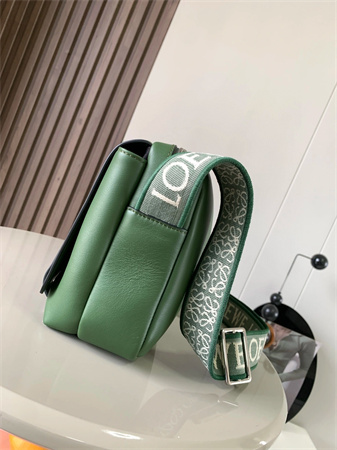 l0ew* xs military messenger bag in S*pple smooth calfskin and jacquard hunter green