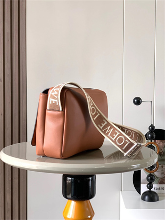 l0ew* xs military messenger bag in S*pple smooth calfskin and jacquard hunter brown