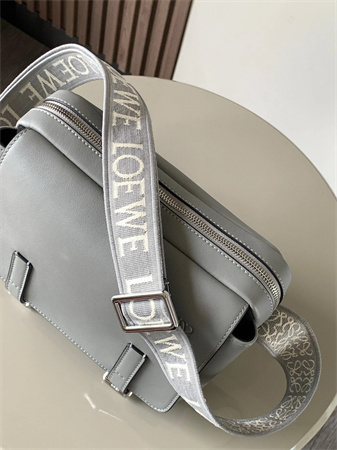 l0ew* xs military messenger bag in S*pple smooth calfskin and jacquard lt grey