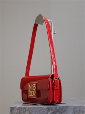 cd miss D*or flap bag patent calfskin red