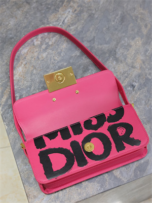 cd miss D*or flap bag graffiti printed calfskin fuchsia/black