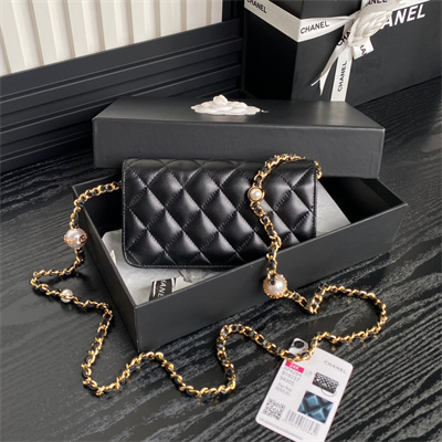 Ch*el flap phone holder with chain shiny lambskin, imitation pearls & gold-tone metal black ap4284