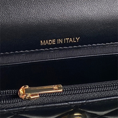 Ch*el flap phone holder with chain shiny lambskin, imitation pearls & gold-tone metal black ap4284