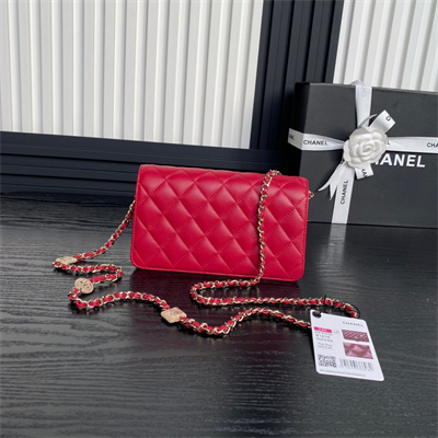 Ch*el clutch with chain lambskin, strass & gold-tone metal red ap4300