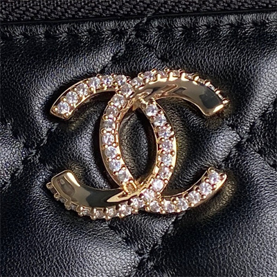 Ch*el vanity with chain lambskin, strass & gold-tone metal black ap4317