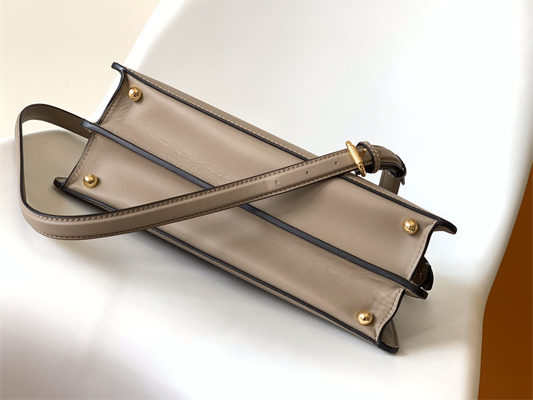 Fen.di PEEKABOO ICONIC ISEEU Medium leather bag Dove Grey