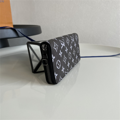 L.V Zippy Wallet Brushed Monogram cowhide leather Black/White M11710