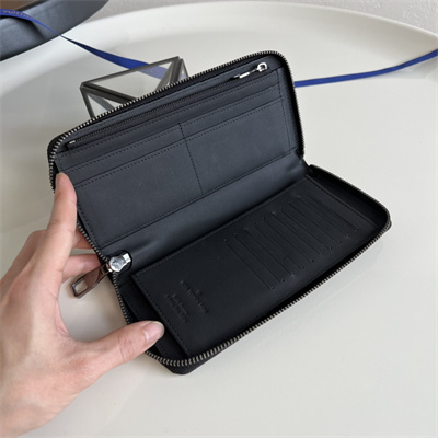 L.V Zippy Wallet Brushed Monogram cowhide leather Black/White M11710