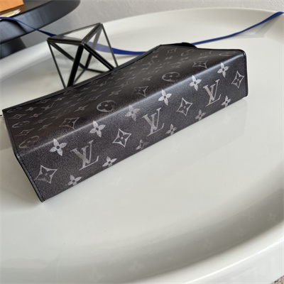 L.V Pochette Voyage MM Brushed Monogram cowhide leather Black/White M11764