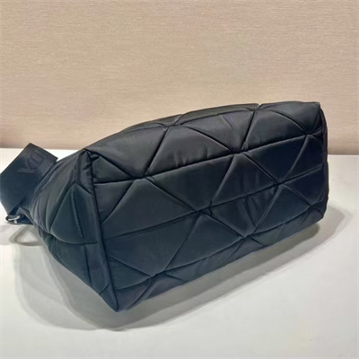 Pra*a re-nylon medium padded tote black 1bg435