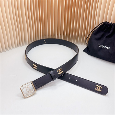Ch*el belts in calfskinn 30mm in black/white