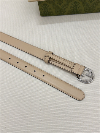 G*u*i belts in calfskin 25mm silver hardware beige