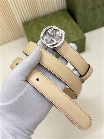 G*u*i belts in calfskin 25mm silver hardware beige