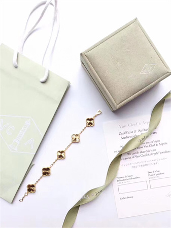 V*N CL*F & arpels bracelets 37507