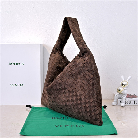 BV Large Hop Shoulder Bag In Suede Fondant