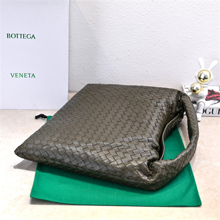 BV Large Hop Shoulder Bag In Calfskin Mustard