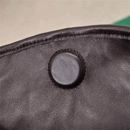BV Hop Shoulder Bag In Calfskin Fondant
