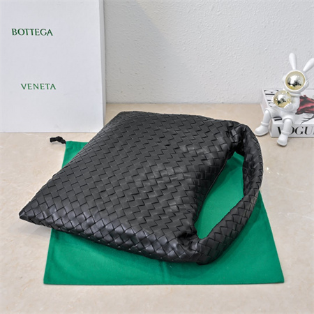 BV Hop Shoulder Bag In Calfskin Black