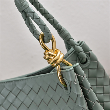 BV Large Parachute Shoulder Bag In Lambskin New Sauge