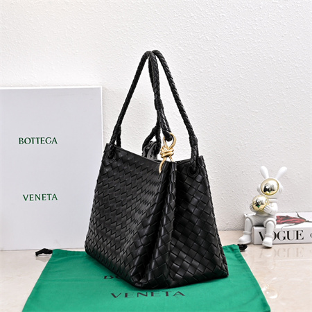 BV Large Parachute Shoulder Bag In Lambskin Black