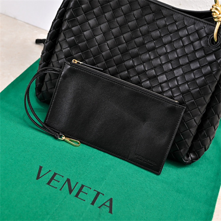 BV Large Parachute Shoulder Bag In Lambskin Black