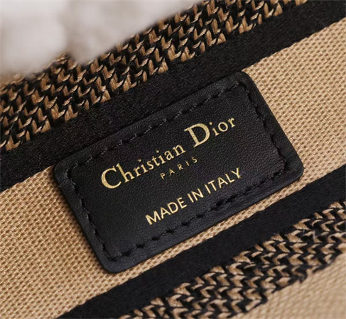 cd medium lady D*or d-lite bag shearling cannage white/beige