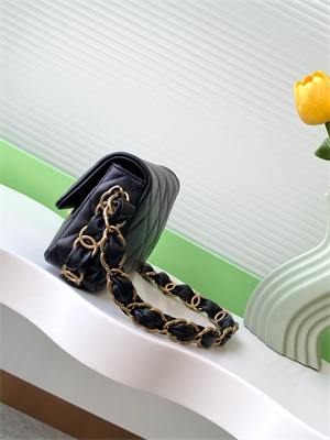 Cha.nel Small Flap Bag Lambskin & Gold-Tone Metal Black AS5174