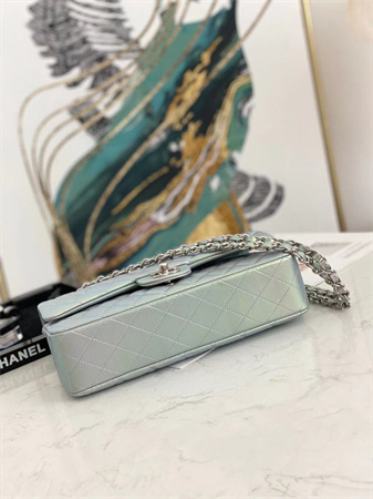 Ch*el medium classic flap bag iridescent lambskin silver tone metal 01112
