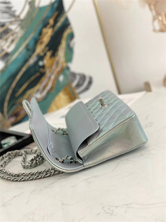 Ch*el medium classic flap bag iridescent lambskin silver tone metal 01112