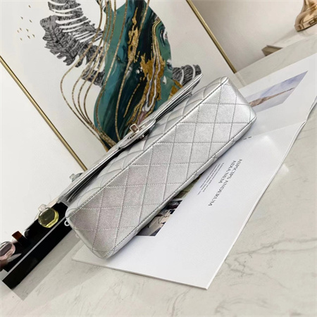 Ch*el medium classic flap bag iridescent lambskin silver tone metal silver 01112