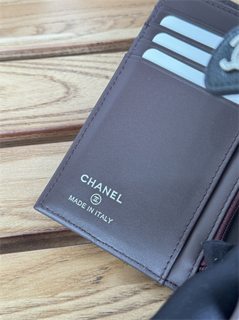 Ch*el passport holder in grained calfskin silver tone metal black ap3658