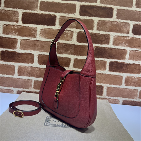 Gu.cci Jackie 1961 Small Shoulder Bag Burgundy Grained Leather 636709