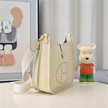 Evelyne III PM Bag In Craie(options)