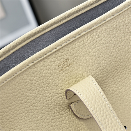 Evelyne III PM Bag In Craie(options)