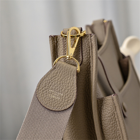 Evelyne III PM Bag In Gris Tourterelle(options)