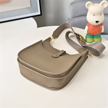 Evelyne III PM Bag In Gris Tourterelle(options)