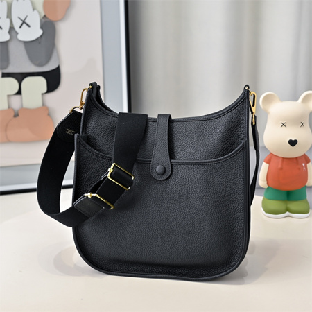 Evelyne III PM Bag In Black(options)