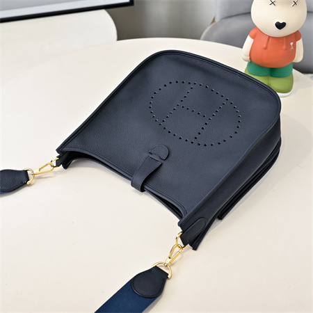 Evelyne III PM Bag In Navy(options)