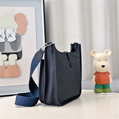 Evelyne III PM Bag In Navy(options)