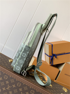 L.V Avenue Slingbag Monogram Gradient coated canvas Khaki Green M11702