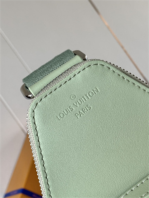 L.V Avenue Slingbag Monogram Gradient coated canvas Khaki Green M11702