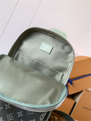 L.V Avenue Slingbag Monogram Gradient coated canvas Khaki Green M11702