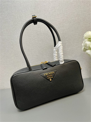 Pra*a medium grained leather top-handle bag black 1bb126
