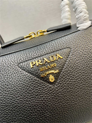 Pra*a medium grained leather top-handle bag black 1bb126