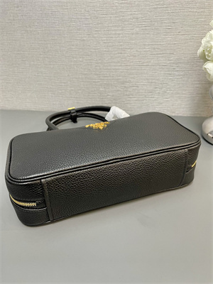 Pra*a medium grained leather top-handle bag black 1bb126