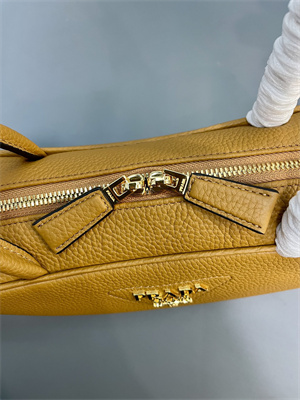 Pra*a medium grained leather top-handle bag brown 1bb126