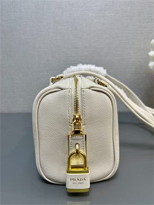 Pra*a medium leather top-handle bag with padlock white 1bb127