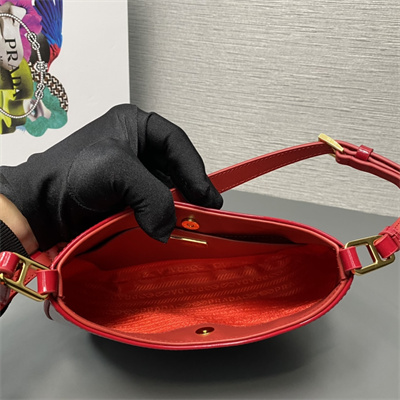 Pra*a cleo patent leather bag cherry red 1bc169