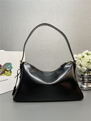 Pra*a aimée large naplak patent leather shoulder bag black color 1bc228
